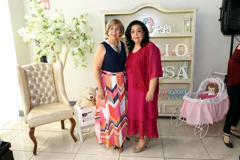 Sonia de Ortiz y Lupita Manzano de Salinas