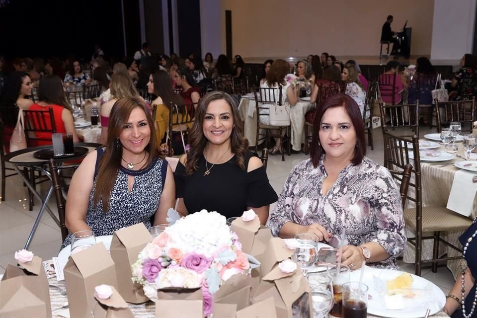 Tere Ayala, Guadalupe Elizondo y Verónica Treviño de Garza