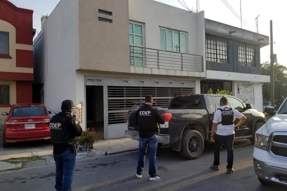El cateo inició a las 6:30 horas en el domicilio de la calle Lago de Jaco 303, en la Colonia Hacienda Los Ángeles, en San Nicolás.