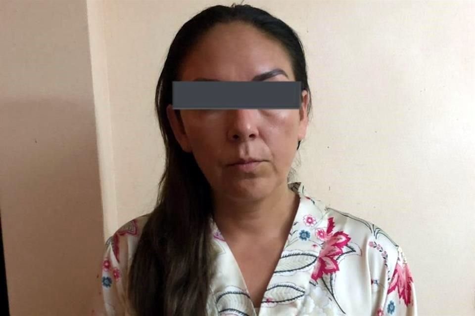 Con ellos fue detenida Sanjuanita Guadalupe, de 38 años, originaria de Guanajuato.