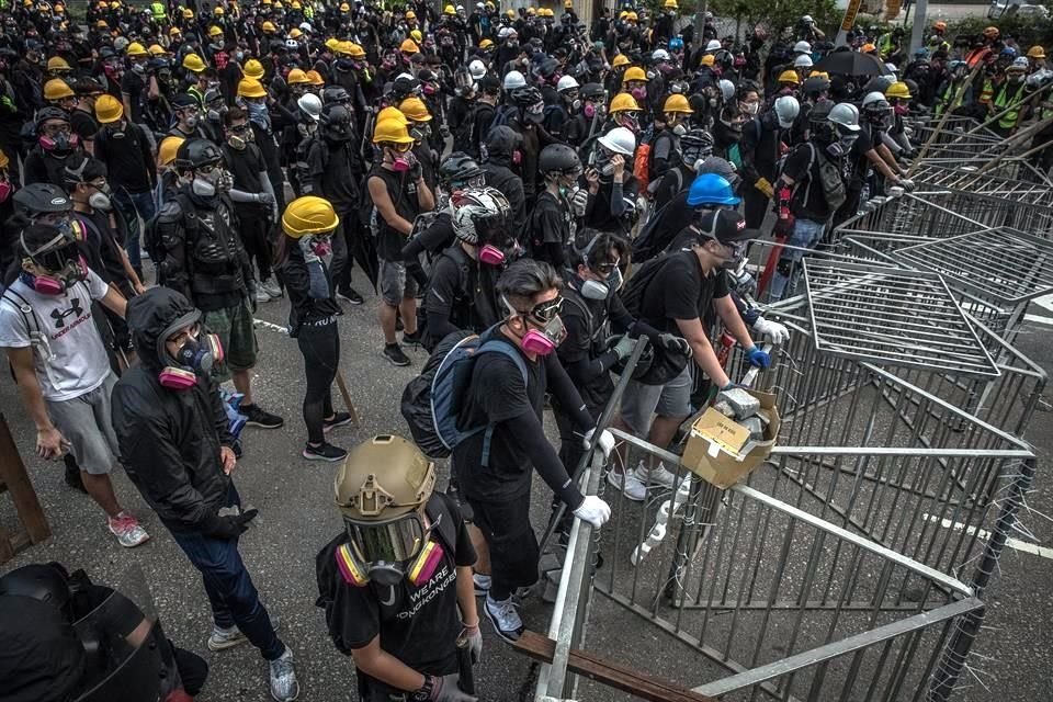 Hong Kong vive su duodécimo fin de semana consecutivo de protestas antigubernamentales en medio de enfrentamientos con la Policía