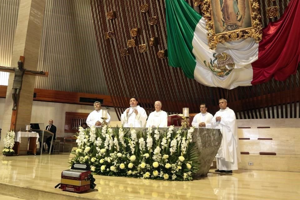 La misa de cuerpo presente fue oficiada por el Padre Juan José Martínez.