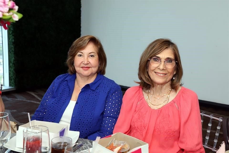 Dora Hilda Lozano y Alicia Lozano de Cantú