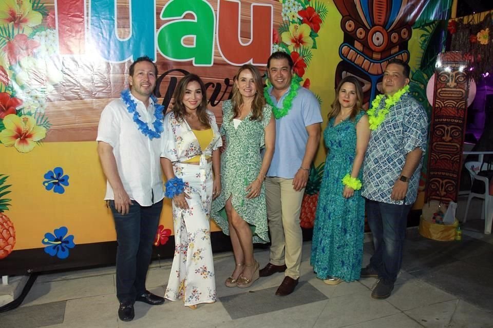 Uriel Valdez Juárez, Jessika Fernández de Valdez, Marla González de Castañeda, Paco Castañeda, Myrna Elizondo y Ángel Elizondo