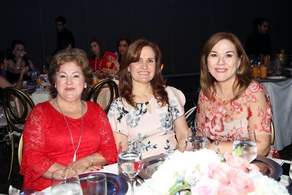 Mela Flores de Escareño, Felicitas Flores de Valdez y Rosario Rojas de Flores