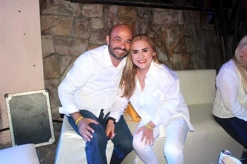 Luis Brambilla y Nancy González