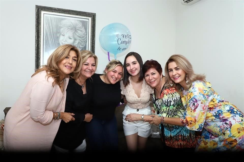 Myrna Alvarado, Nancy Flores, Marixa González, Melanie González Reséndez, Bertha Flores y Mely Reséndez