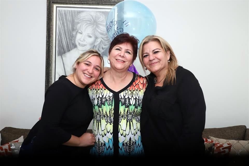 Marixa González, Bertha Flores y Nancy Flores