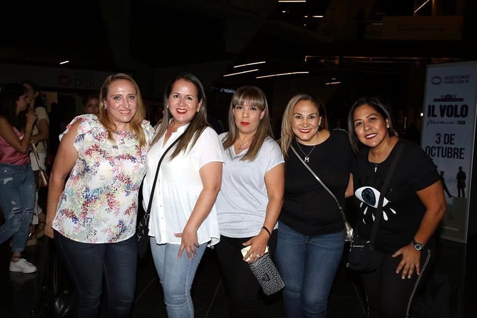 Sonia Barberi, Rosario Gallegos, Flor Martínez, Miroslava Castillo y Maryjose Sustaita