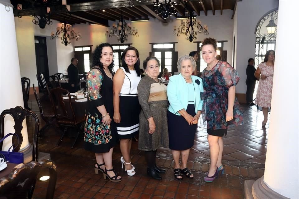 Elisa Elizondo, Vero de Manríquez, Alma Treviño, Hermila Treviño y Alma Elizondo de Garza