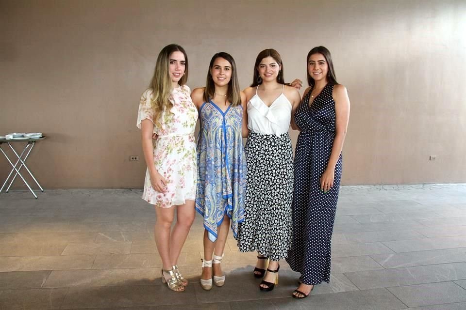 Paola Medina, Carla Ramírez, Carolina Elizondo y Marcela Martínez