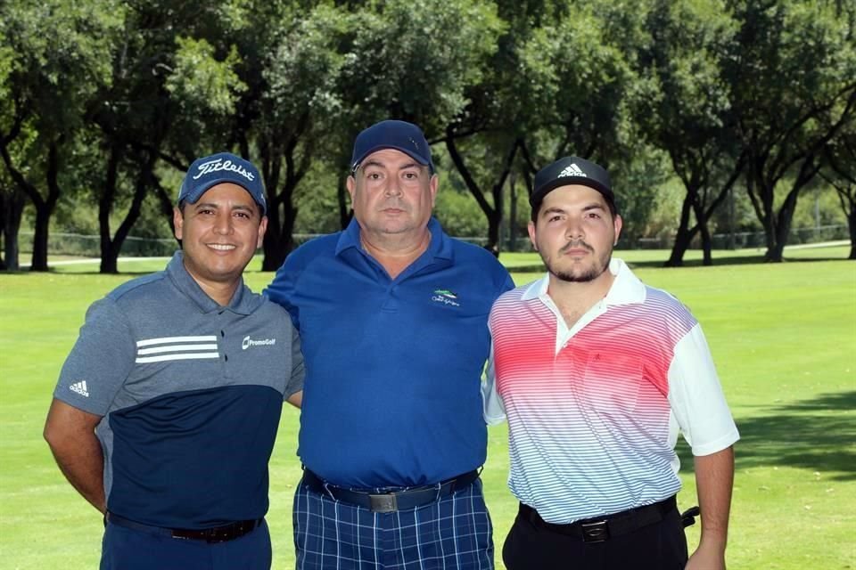 Arturo Rodriguez, Reynaldo Cardenas y Reynaldo Cardenas Jr