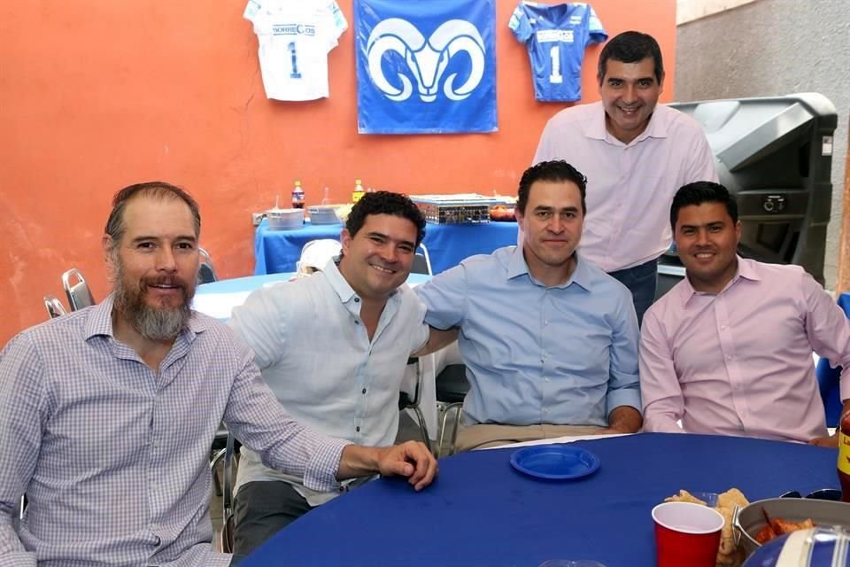 Enrique Villarreal, Arturo Gallegos, Antonio Peña, Juan Carlos Fontes y Ricardo Rodríguez