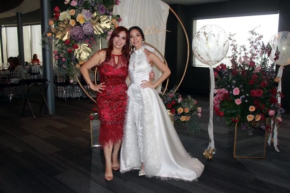 Nancy Tamez de Rodríguez y Giselle Rodríguez Tamez