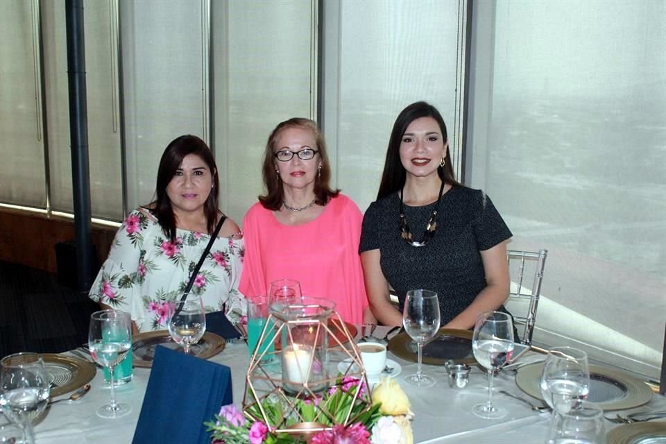 Esther Salas, Yolanda Garza de Rodríguez y Priscila Rodríguez