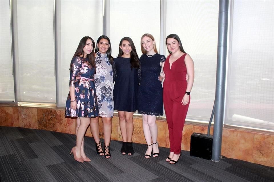 Lizeth Figueroa, Valeria Garza, Natalia Zapata, Lucia Fernández y Karla Treviño