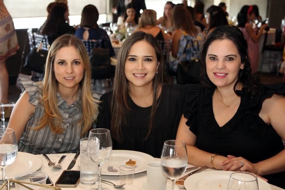 Nora Treviño, Cecilia González y Janeth Johnson