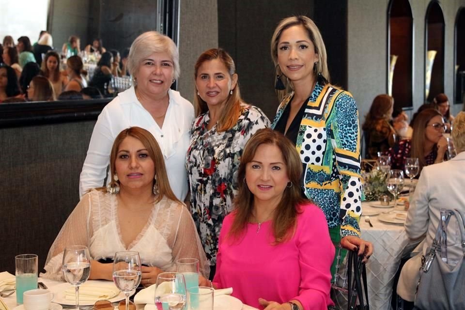 Perla Cantú, Norma Guerra, Josefina Gutiérrez de Ramírez, Maribel Elizondo y Tere Fano