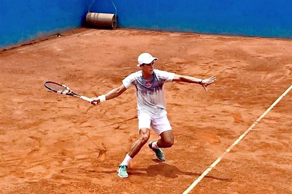 Entre el 2016 y el 2017,<br>Humberto participó como<br>tenista profesional en siete encuentros singles y cuatro dobles.