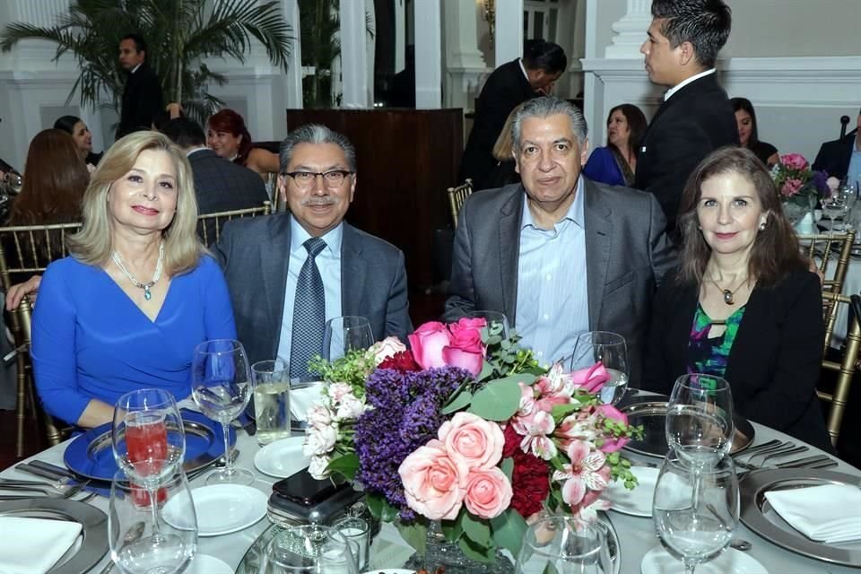 Sandra Leal de Alcorta, Ramiro Alcorta, Armando Espino Barba y Rocío Zubieta y Landa de Espino