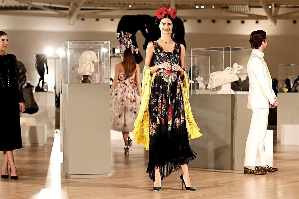 Dolce & Gabbana presentó una pasarela inspirada en las tradiciones mexicanas como el mariachi.