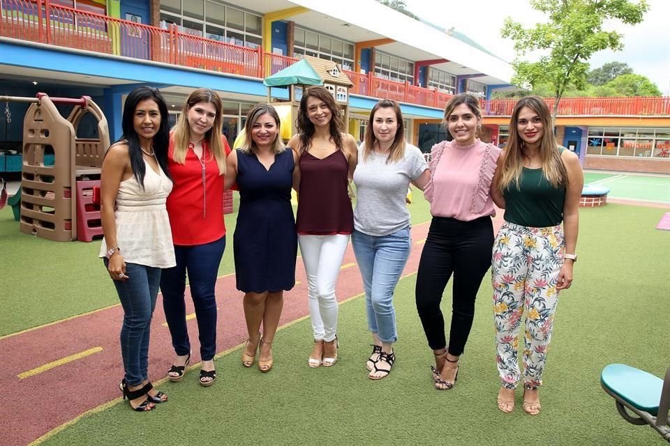 Ruth Peralta, Jessica de Tavizón, Alma Argüelles, Ana Cecy Bustamante, Mónica Garza, Diana González y Claudia Niño