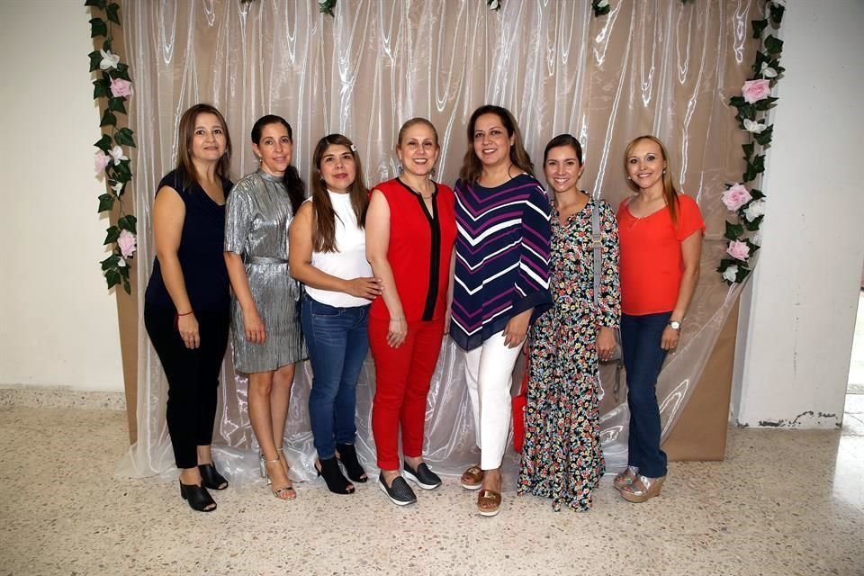Claudia Pérez, Veva Leal, Blanca Cadenas, Yolanda Salinas, Verónica Ibarra, Aurora Martel y Laura Elizondo