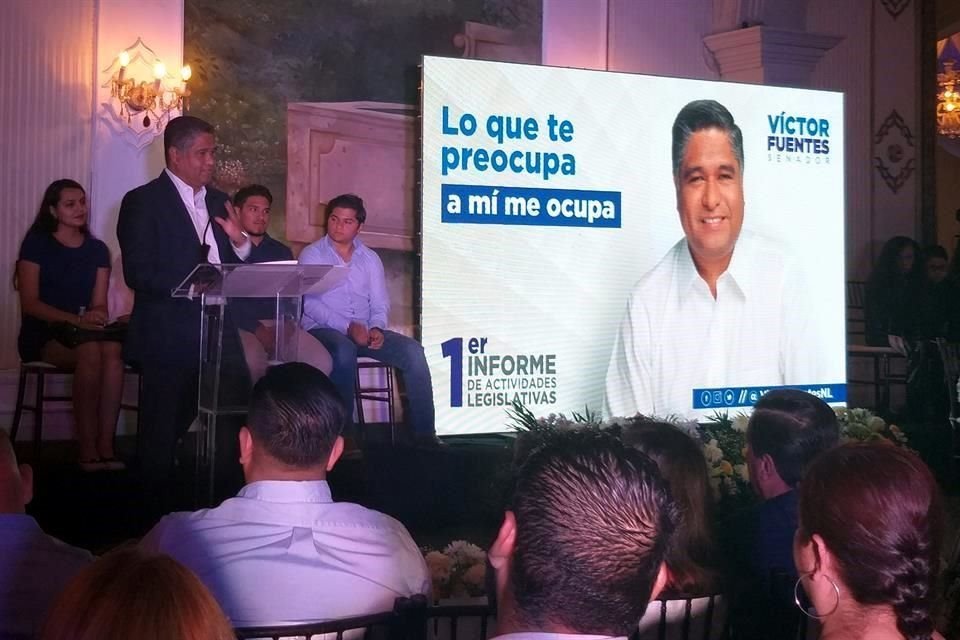  Víctor Fuentes rindió su primer informe de actividades y presentó mensajes de legisladores de otros partidos.
