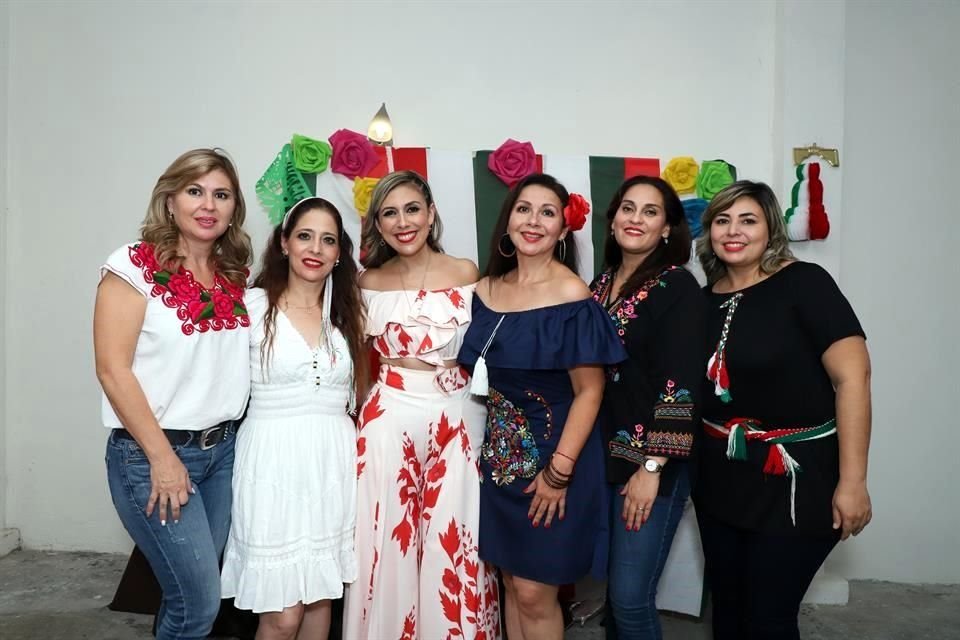 María Elena Chapa, Lolis Garza, Julieta Lozano, Mayra Varela, Gaby Ávila y Silvia Morales