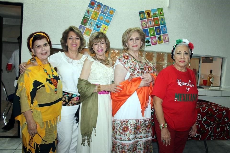 Nelda Barrera, Velia Valdez, Martha Peña, Yolanda Peña y Rosy Salgado