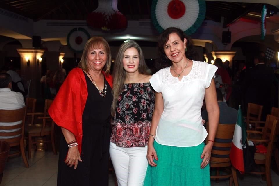 Marcela Navarro de Sáenz, Ivette Campos  y Rocío Rodríguez