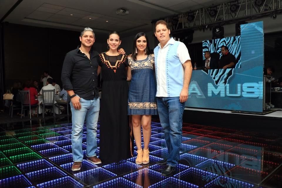 Jerry González, Andrea de González, Gaby Sánchez y Humberto Sánchez
