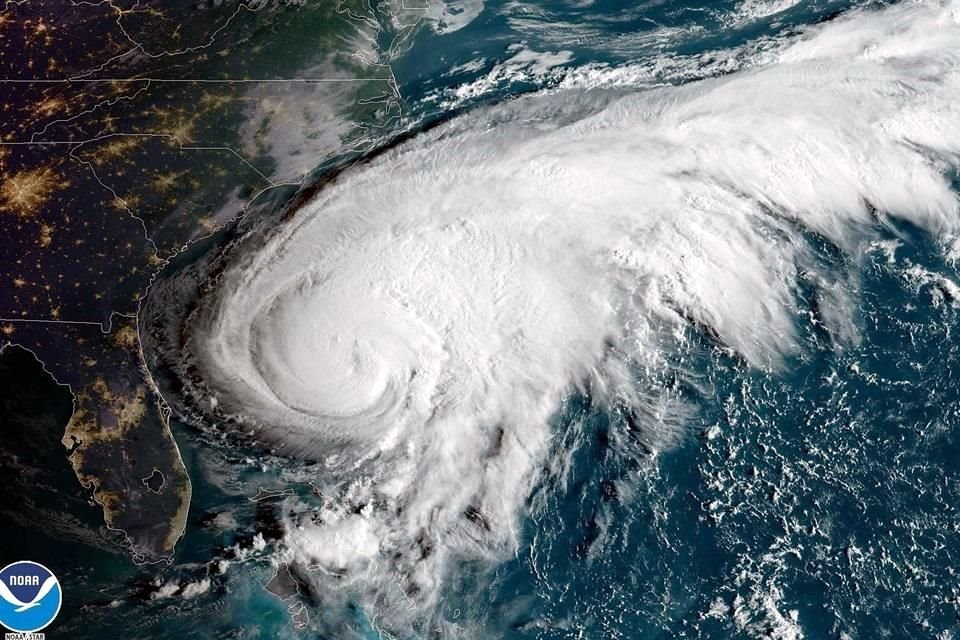 El huracán de categoría 1 se mueve haca Bermudas y costa este de estados Unidos.