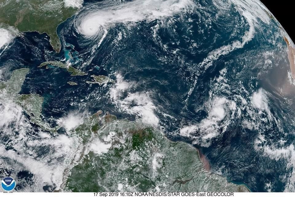 La décima depresión tropical se formó este martes en aguas del Atlántico central