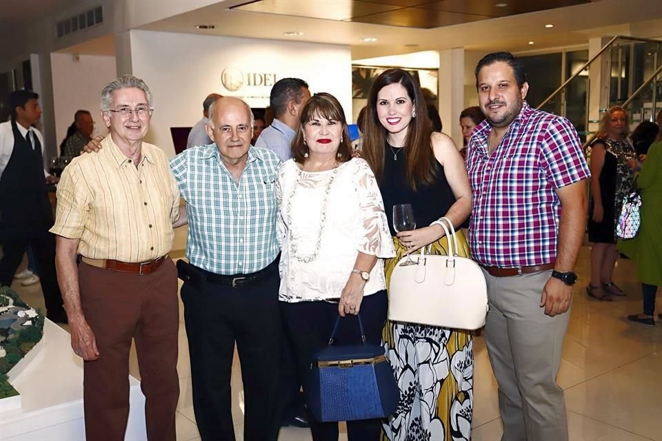 Adrián Garza, Jaime Garza, Gloria García, Sibila Garza de Maldonado y Alejandro Maldonado