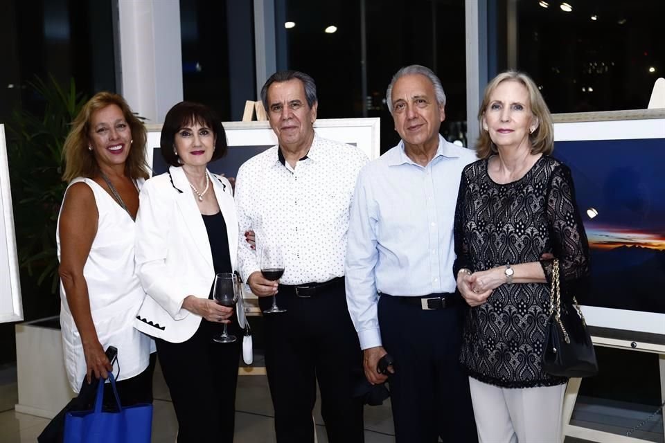 Laura Treviño, Silvia Maisterrena, Enrique Maisterena, Joel González y Norma Madero