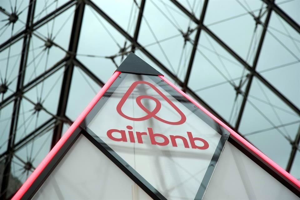 Airbnb informó que obtuvo 'bastante más' de mil millones de dólares en ingresos en el segundo trimestre.