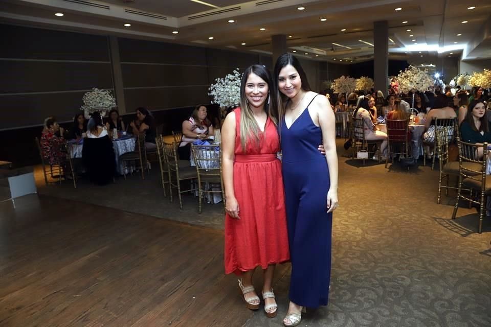 Jéssica Dávila y Yaresi Rosas de Carrizales