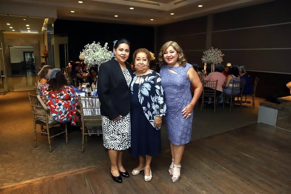 Leticia Tienda, Carlota Álvarez y Patricia Tienda