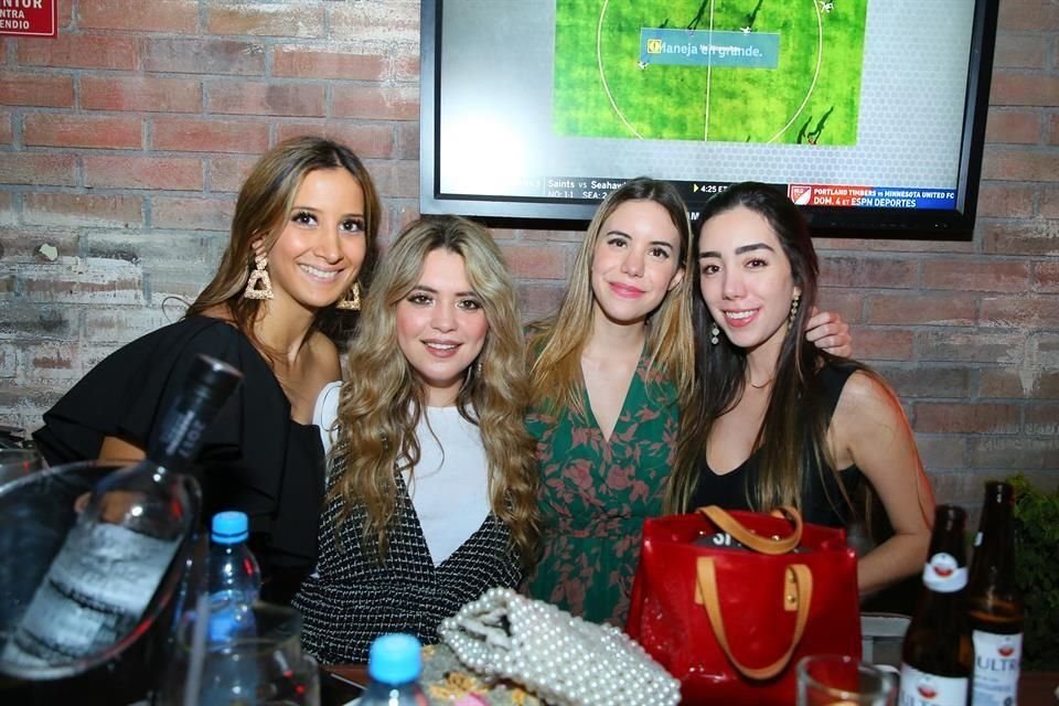 Marissa Portilla, Monse Iga, Lety Tijerina y Mauret Rojas