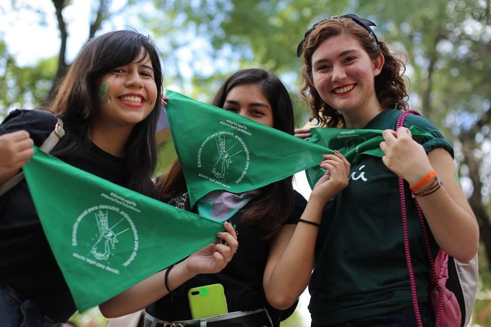 La mayoría de las mujeres portaba pañuelo verde, el cual se ha vuelto un símbolo del movimiento feminista.