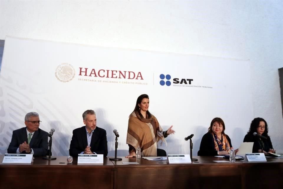 Margarita Ríos-Farjat, jefa del SAT, dijo que la revelación de los datos es un momento histórico para el Estado de derecho del País.