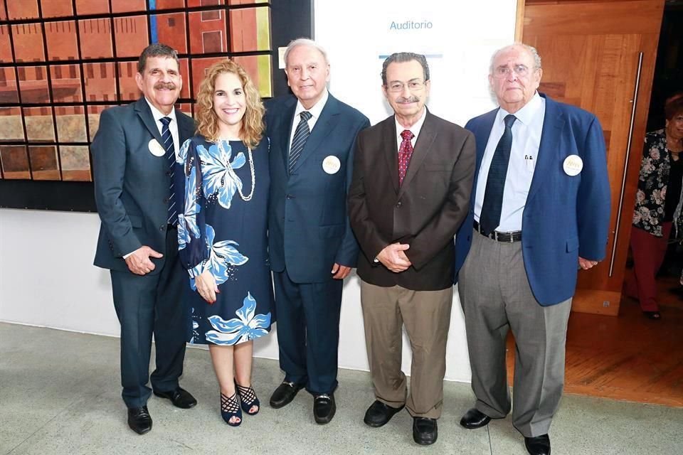 Max Garza Valle, Tere Villarreal de Dillon, José Luis Otero, Juan Gerardo Garza y Héctor Herrera
