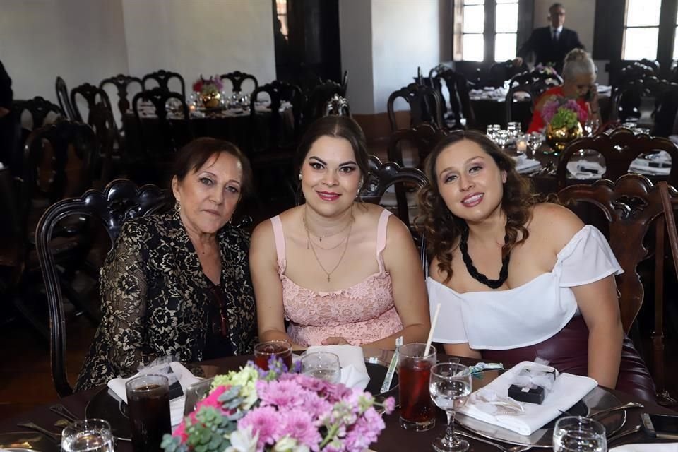 Socorro Pintor, Liliana Cavazos y Claudia Páez