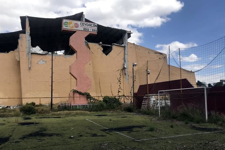 'Construcción de Polideportivo Francisco J.Mújica en la Colonia Culhuacán, Coyoacán', es el objetivo del concurso, cuyo ganador deberá iniciar obras el 15 de mayo y entregarlas el 27 de noviembre próximo.