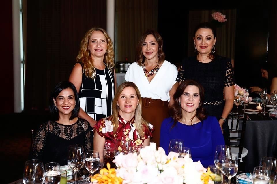 Teresa de Silva, Fernanda Herrera, Cielo de Silva, Mónica López, Adriana Peña de Treviño e Yvonne Morales de Salinas