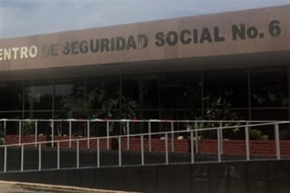Los hechos se registraron durante la tarde de ayer en la clínica número 6 del Seguro Social, ubicada en el cruce de las calles José María Parás y Veracruz, en la Colonia Gil de Leyva.