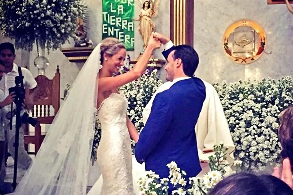 La pareja se casó el 24 de enero 2015 en Nuevo Vallarta.