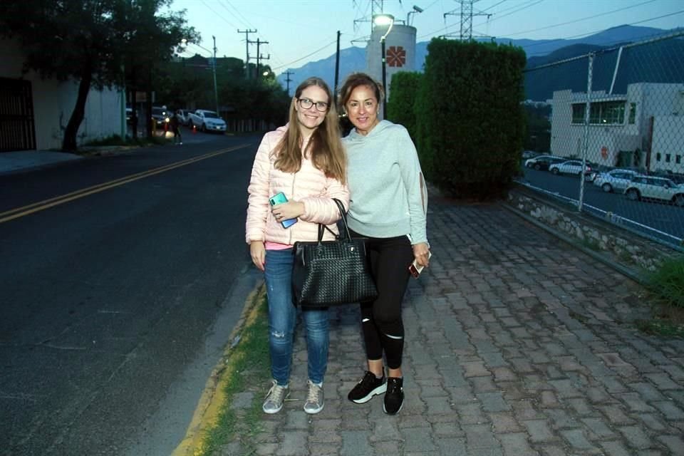 Paulina Hernández y Nelly Cavazos de Alanís