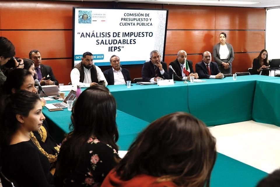 En San Lázaro se realizó  el parlamento abierto 'Análisis de impuestos saludables IEPS'.